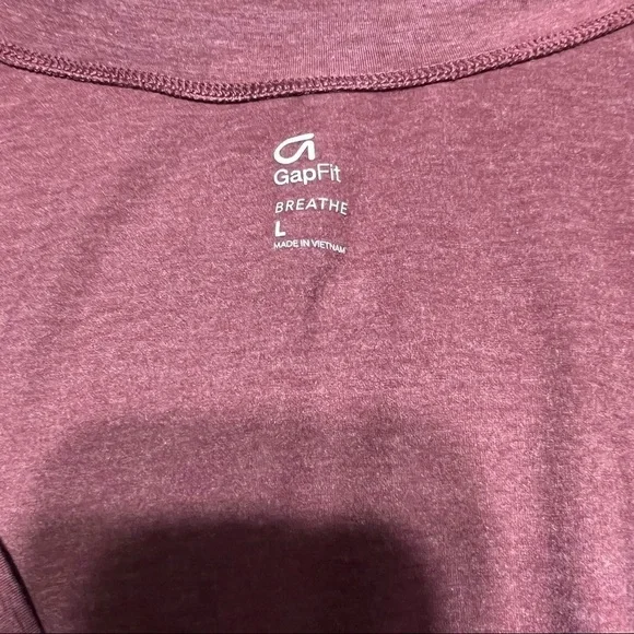 GAP FIT (NWT) DRY WICKING ATHLETIC TOP SIZE LARGE - Picture 8 of 9